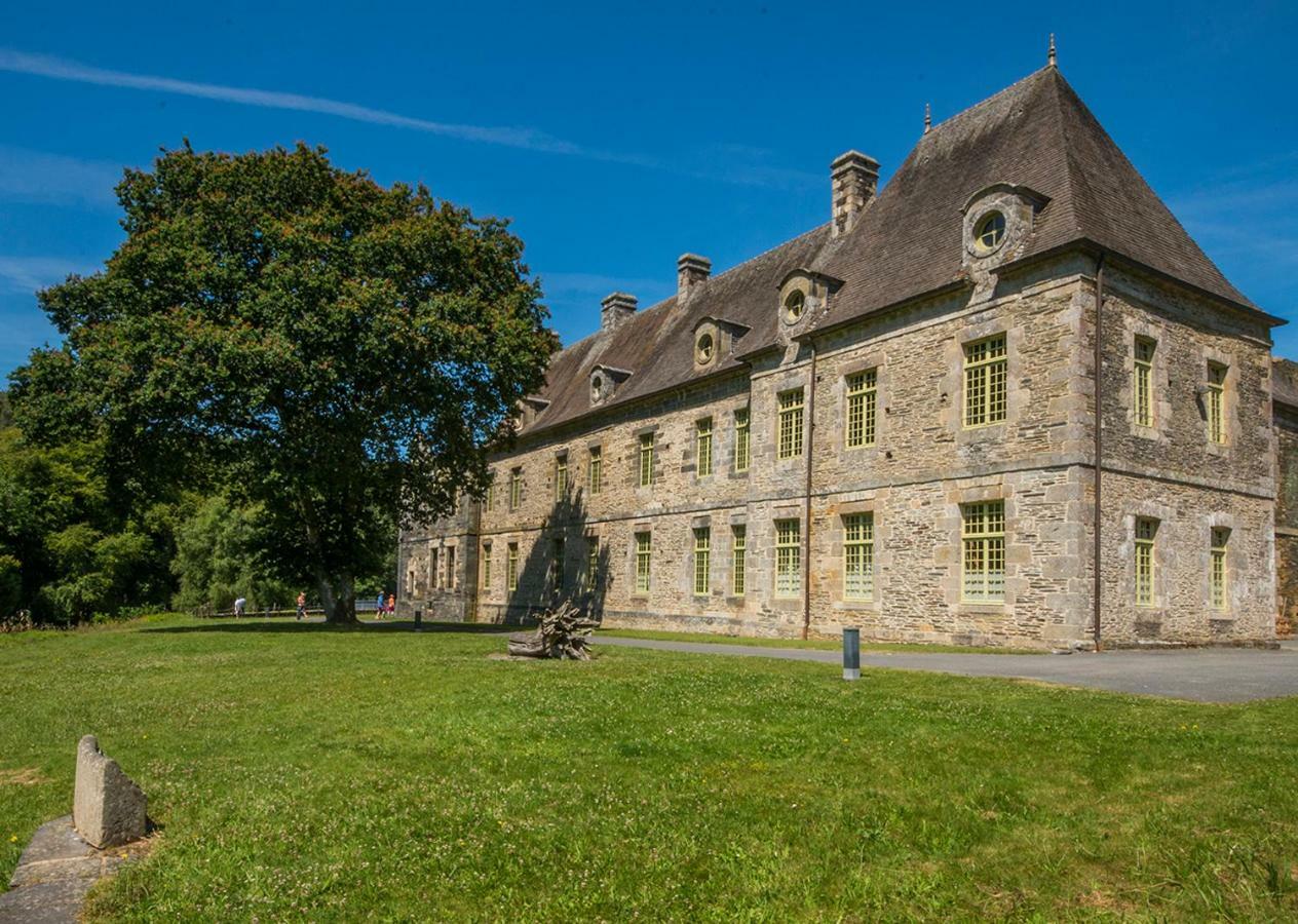 Auberge Le Canard Qui Rit Plélauff 外观 照片