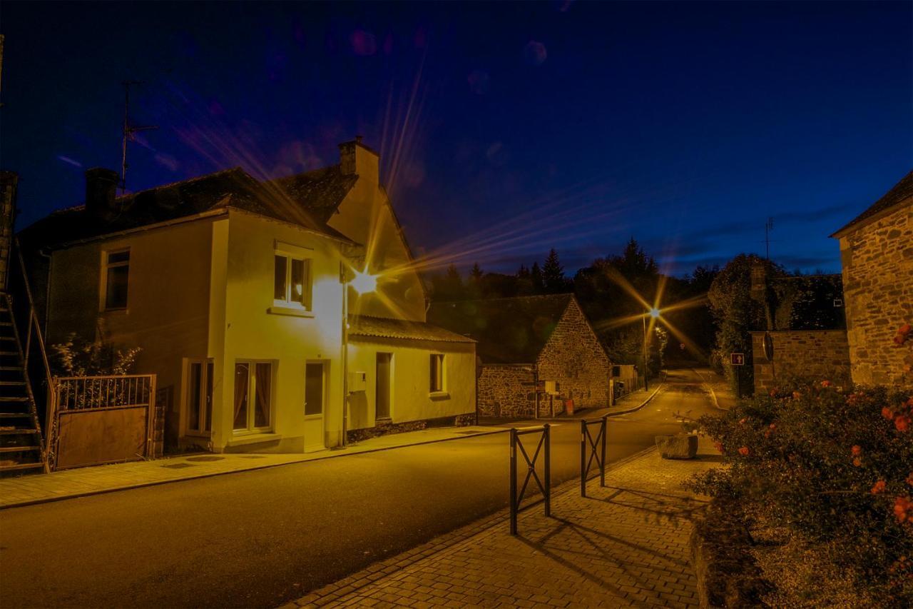 Auberge Le Canard Qui Rit Plélauff 外观 照片